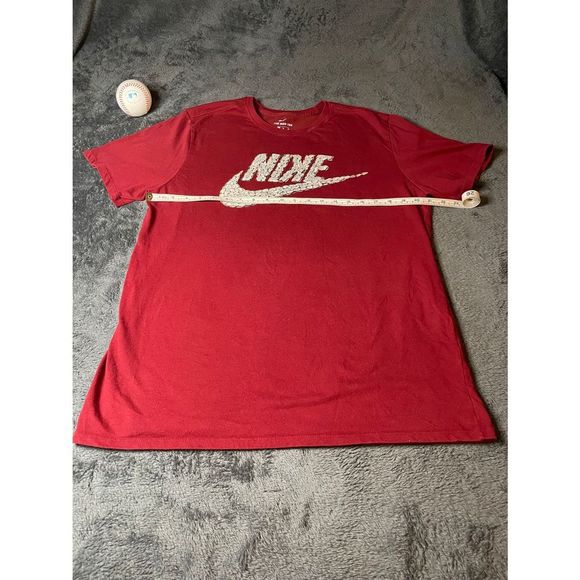 Nike Dri fit Graphic T-shirt - Picture 2 of 4